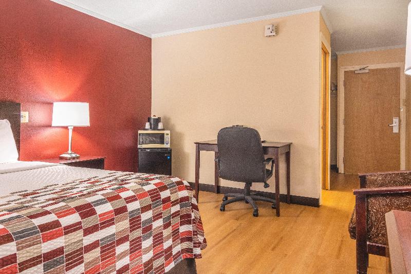 Номер Superior Кровать Кинг, Red Roof Inn Ashtabula  Austinburg