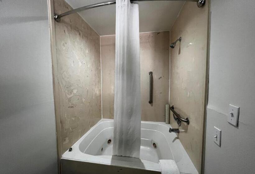 Номер Deluxe Кровать Кинг, Super 8 By Wyndham Slidell
