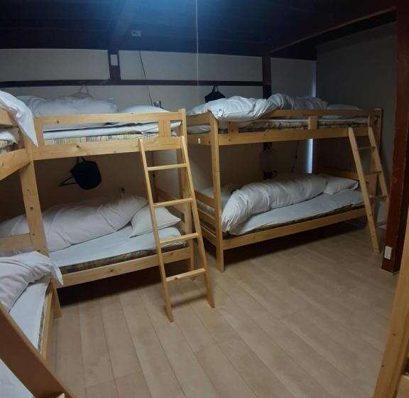 اتاق خانوادگی, Guest House Komoriya