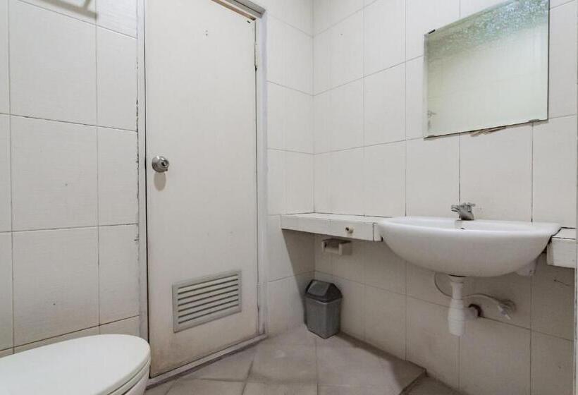 Номер Superior, Reddoorz Near Institut Teknologi Bandung 2