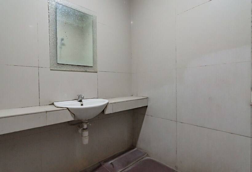Номер Deluxe, Reddoorz Near Institut Teknologi Bandung 2