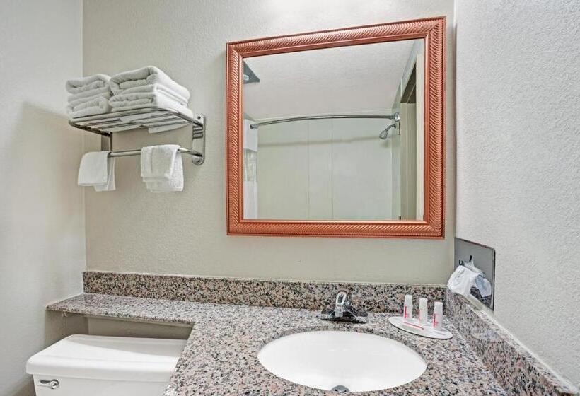 Студия Стандарт, Travelodge By Wyndham Iowa City