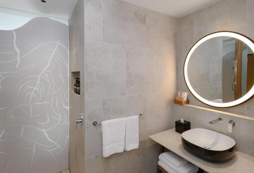 חדר קלאב, Crowne Plaza Hobart, An Ihg