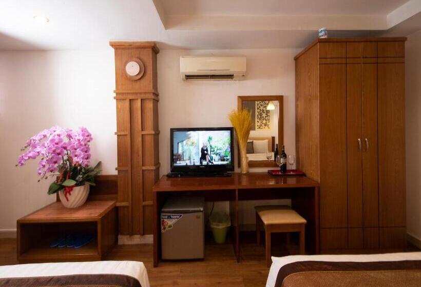 اتاق اجرایی سه نفره, Vilion Boutique Hotel Ben Thanh