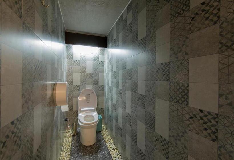 سوییت دوبلکس, Inn Ozz
