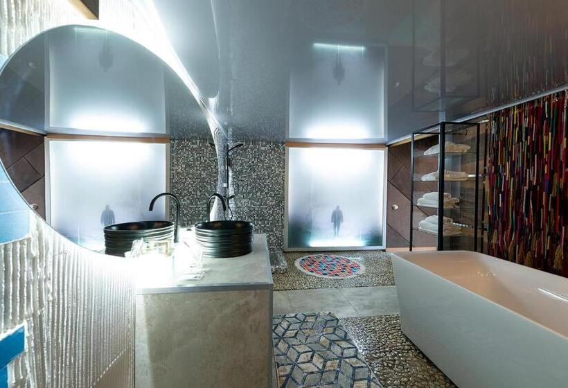 سوییت اجرایی, Inn Ozz