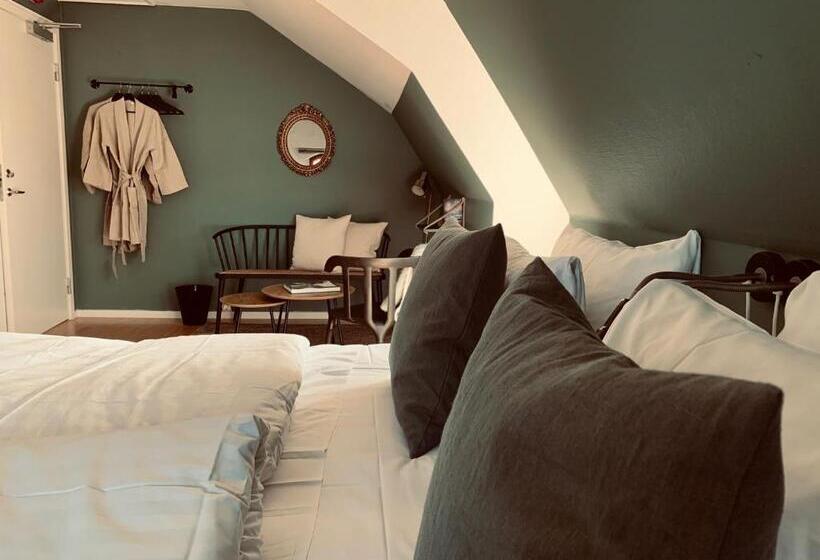 Номер Superior, Eksgården