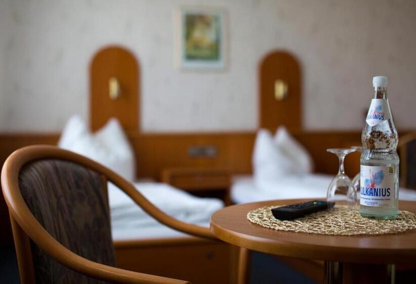 스탠다드 룸, Waldfrieden