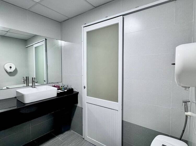 اتاق سوپریور, Cozy Hotel   140 Cong Quynh