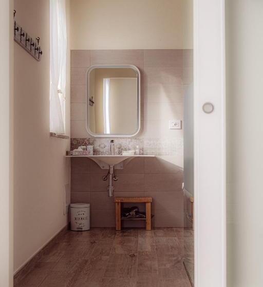 اتاق لوکس, Al Tirabusòn Country House
