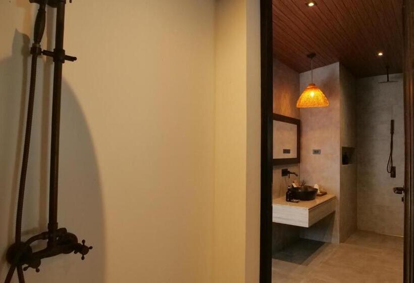 اتاق لوکس با چشم‌انداز دریا, Victoria Cliff Resort Nyaung Oo Phee Island