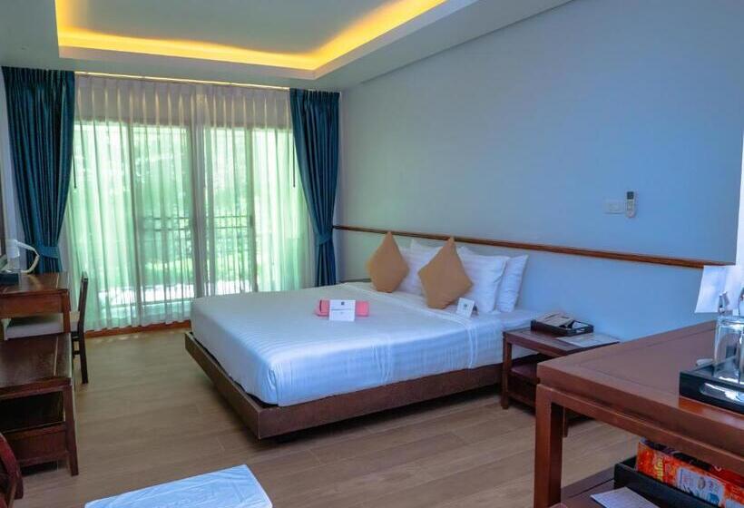 اتاق لوکس با چشم‌انداز باغ, Victoria Cliff Resort Nyaung Oo Phee Island