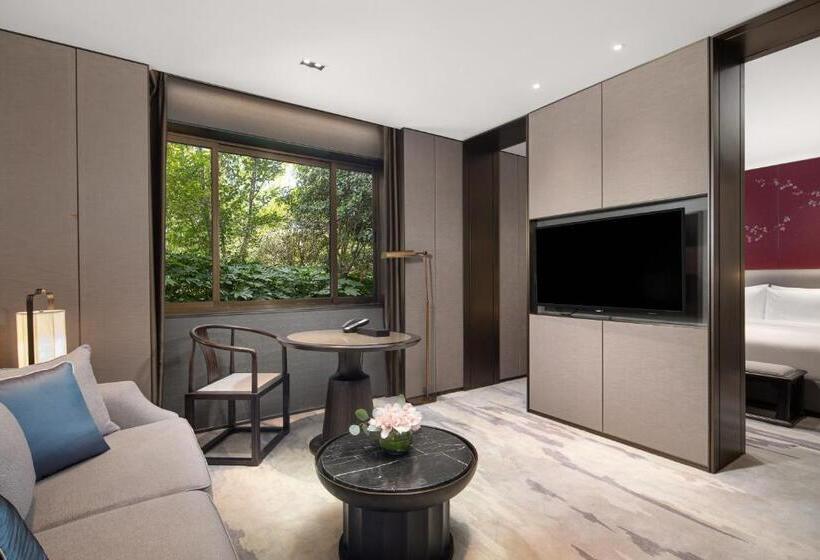 اتاق استاندارد با تخت بزرگ, Hualuxe Xi An Tanghua, An Ihg