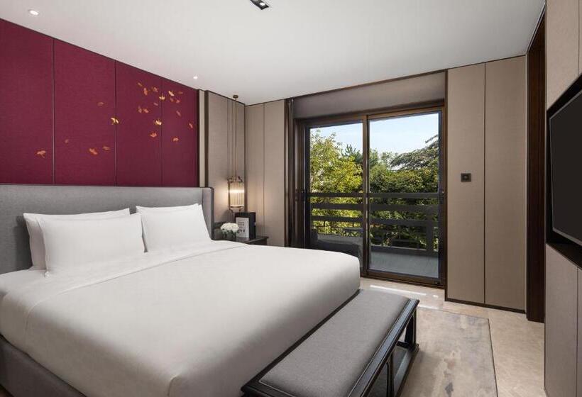 سوئیت با بالکن, Hualuxe Xi An Tanghua, An Ihg