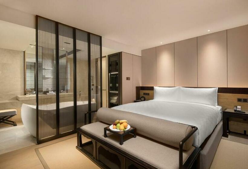 اتاق استاندارد با تخت بزرگ, Hualuxe Xi An Tanghua, An Ihg