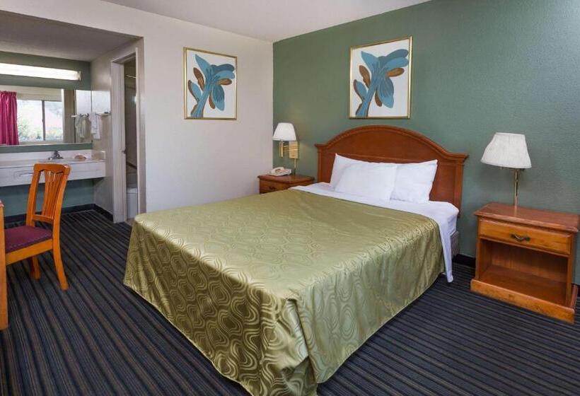 Номер Стандарт Адаптированный для Инвалидов, Days Inn By Wyndham In San Bernardino