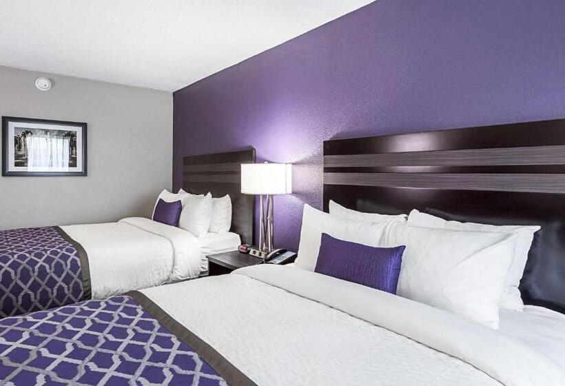 Pokój Standard, Clarion Inn & Suites Near Downtown