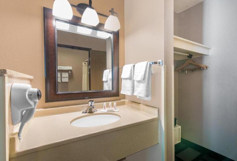 اتاق استاندارد, Days Inn By Wyndham Watertown