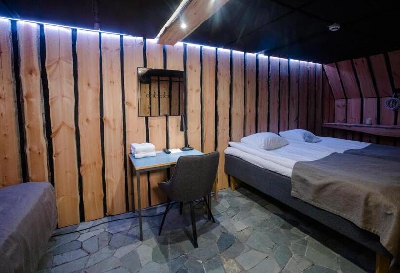 Трехместный Номер Стандарт Совместная Ванная, Hostel Toivola