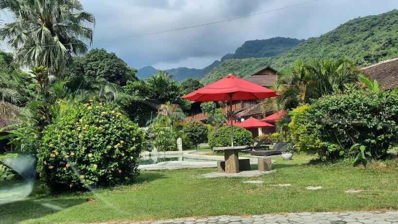 Номер Стандарт, Besar Bulan Baru   Senggigi