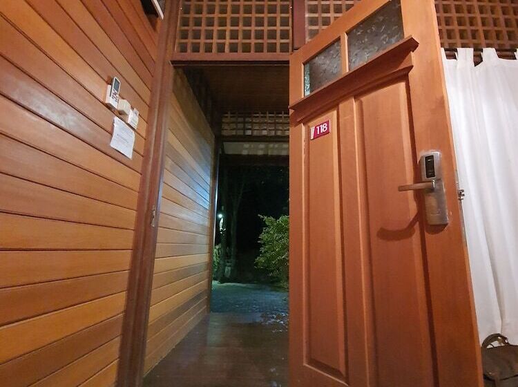 Номер Стандарт, Besar Bulan Baru   Senggigi
