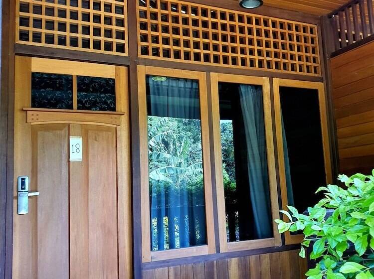 Номер Стандарт Трехместный, Besar Bulan Baru   Senggigi