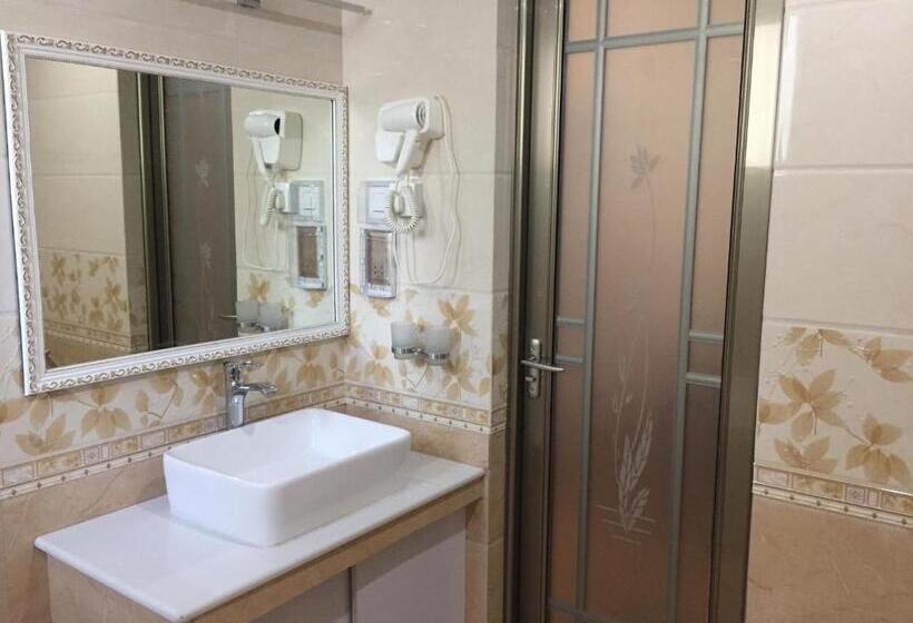 اتاق سوپریور سه تخته, Rosemary Boutique