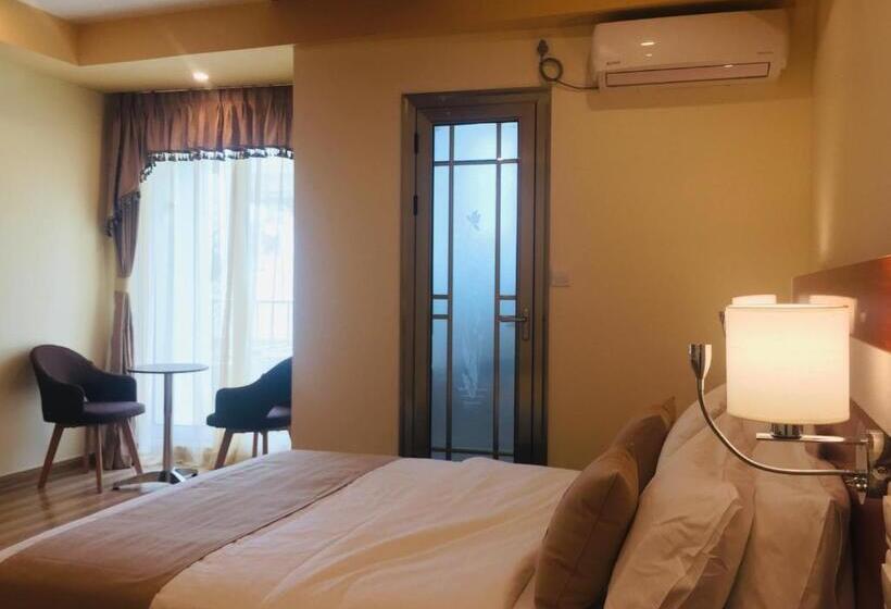 اتاق سوپریور سه تخته, Rosemary Boutique