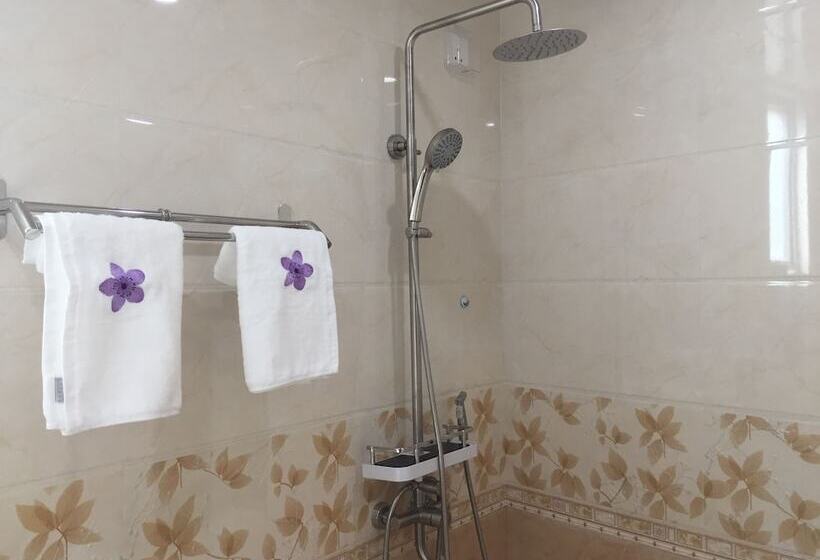 اتاق لوکس سه تخته, Rosemary Boutique