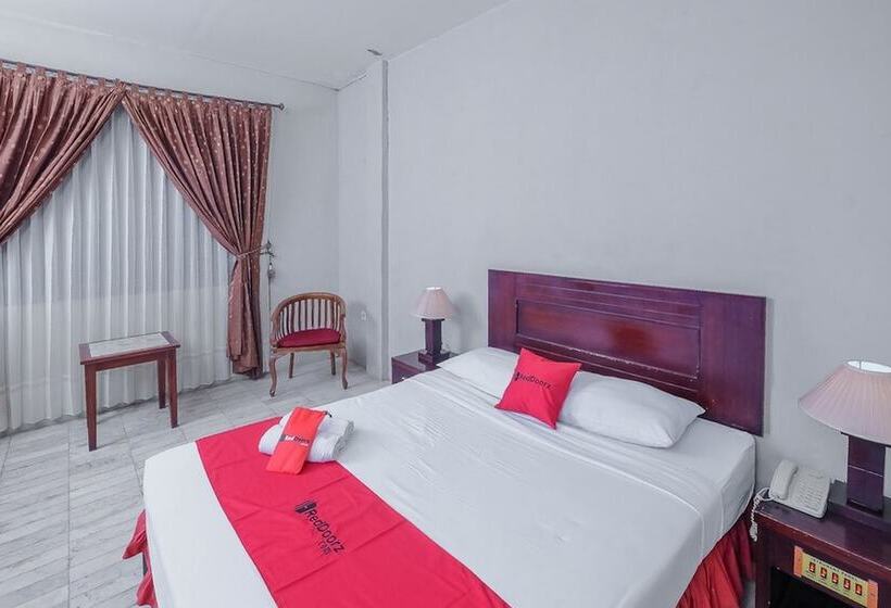 Номер Deluxe, Reddoorz Plus Near Uin Banjarmasin