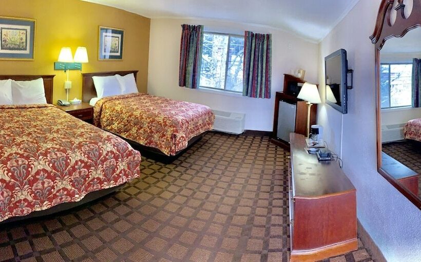 Номер Стандарт 2 Двуспальные Кровати, Eastgate Inn