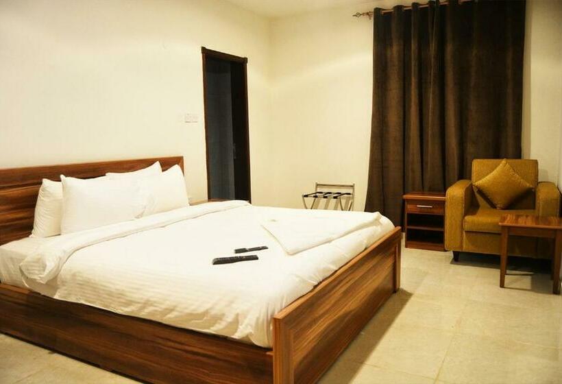 سوییت جونیور, Baiti Furnished Apartments