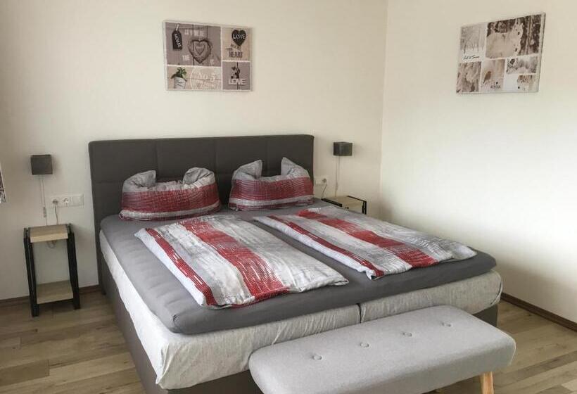 Номер Deluxe с Балконом, Haus Marjanne