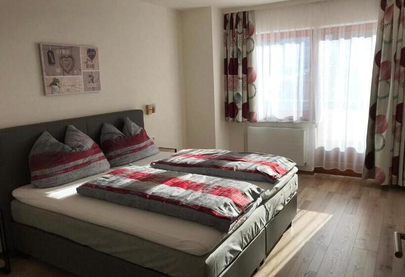Апартаменты 1 Спальня с Балконом, Haus Marjanne