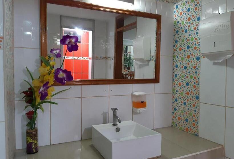 استودیوی لوکس, Auditorio & Centro De Capacitaciones Central Park Pucallpa