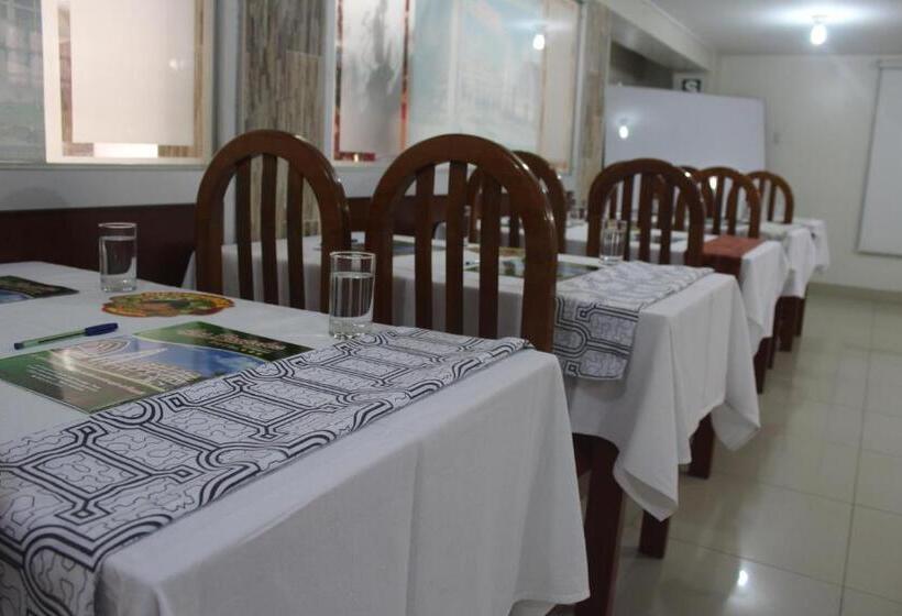 استودیوی لوکس, Auditorio & Centro De Capacitaciones Central Park Pucallpa
