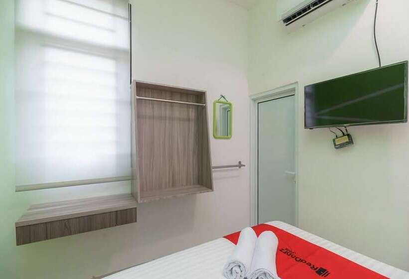 Номер Стандарт, Reddoorz Plus At Grand Tara Homestay Palembang