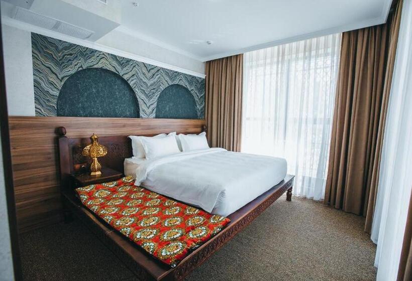 سوییت, Jannat Resort Osh