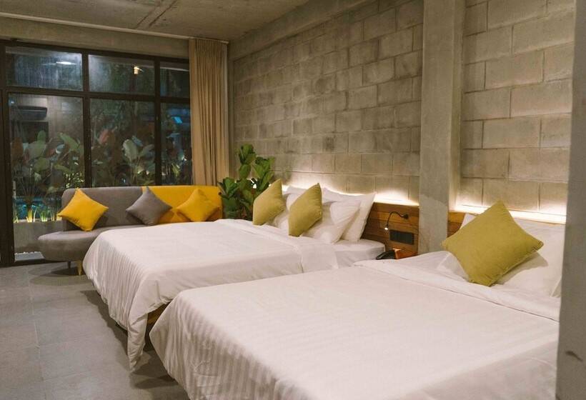 اتاق لوکس سه تخته, Larimar Hotel & Resort