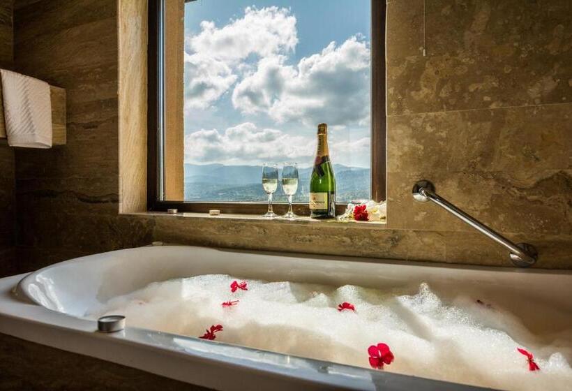 Номер Deluxe Вид на Озеро, Katalina Spa Resort