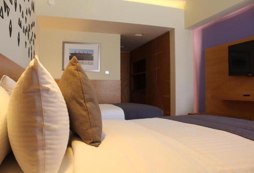 Quarto Estandar 2 Camas Casal, Mexico Plaza Queretaro