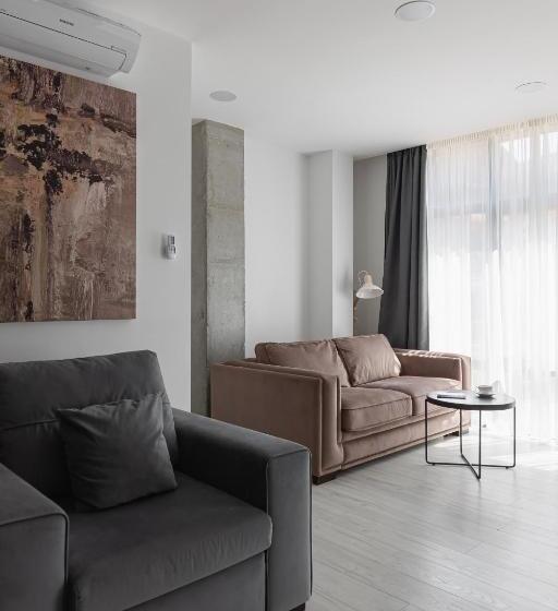 آپارتمان 2 خوابه, Beskyd Suites