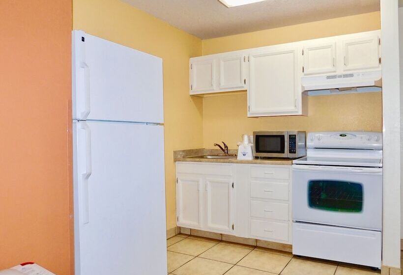 套房, Americas Best Value Inn & Suites Anchorage Airport