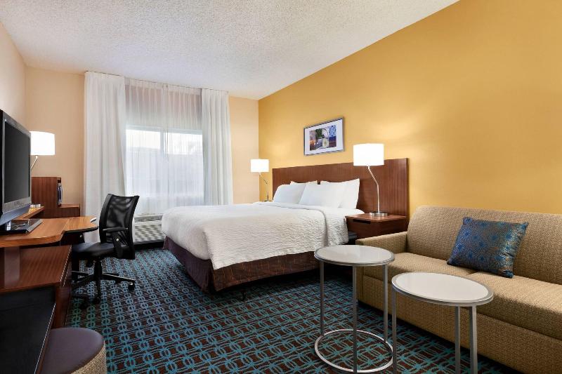 스탠다드 룸 킹사이즈 침대, Fairfield Inn Roseville