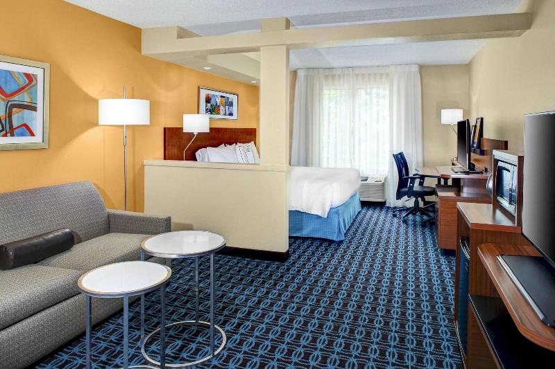 キングサイズベッドのスイートルーム, Fairfield Inn & Suites By Marriott Atlanta Alpharetta