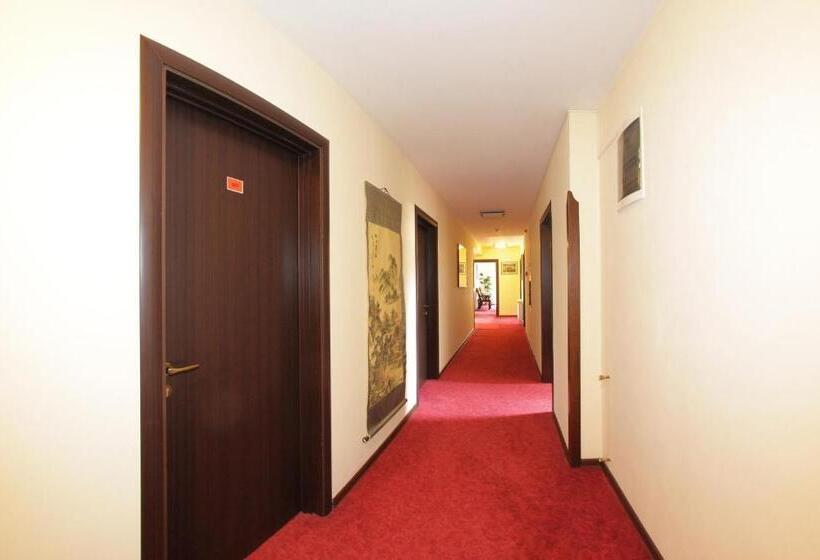 اتاق استاندارد سه نفره, Victoria
