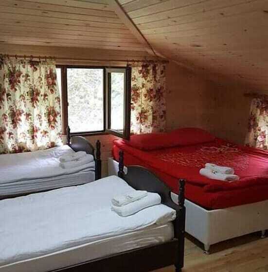 اتاق استاندارد چهار تخته, Mjora Butik Otel