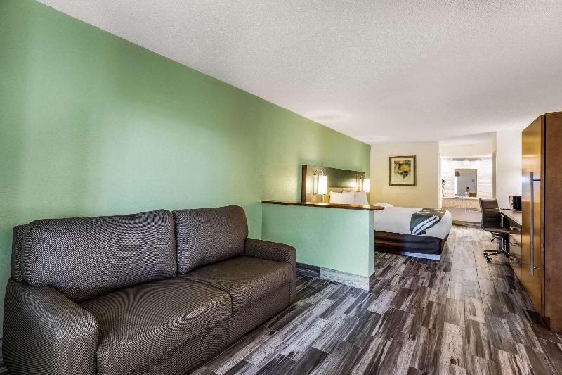 스위트 킹사이즈 침대, Baymont By Wyndham Orlando Downtown