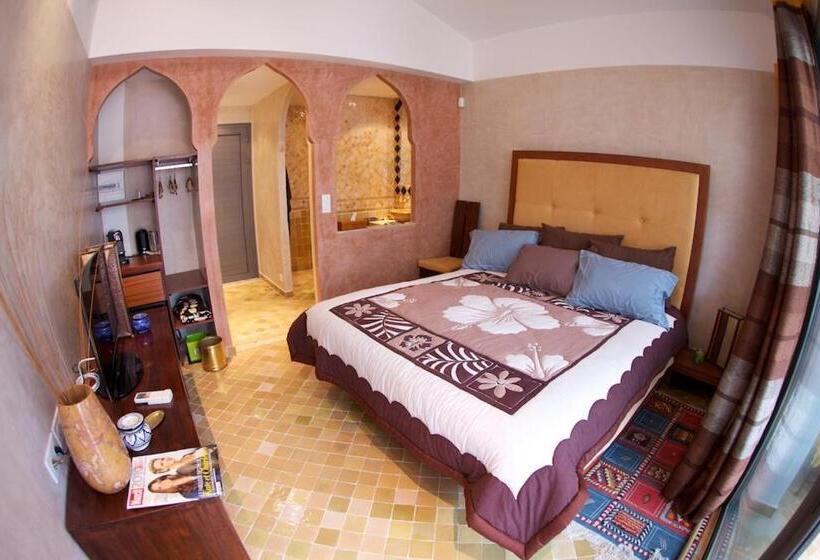 سوییت با چشم‌انداز باغ, B&b Les 4 Mondes