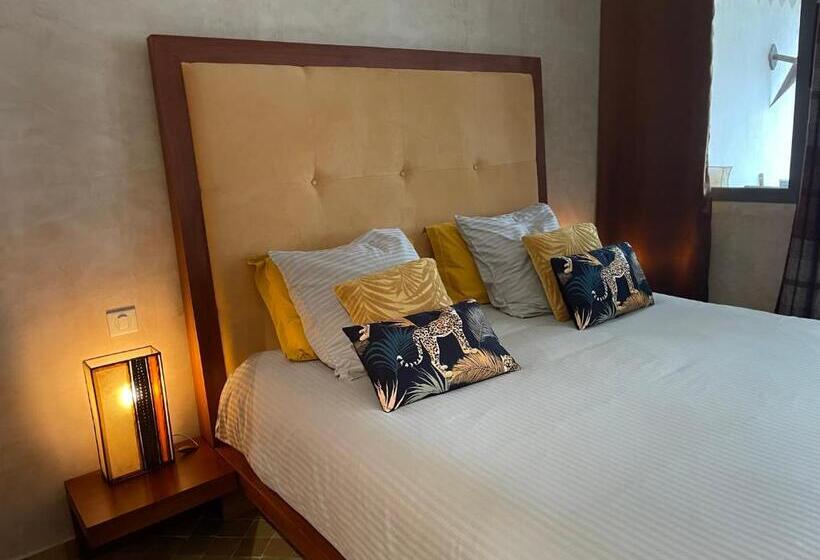 سوییت با چشم‌انداز باغ, B&b Les 4 Mondes